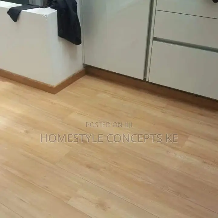 Flooring Laminate and SPC Panels Installation