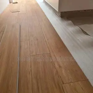 Flooring Laminate and SPC Panels Installation