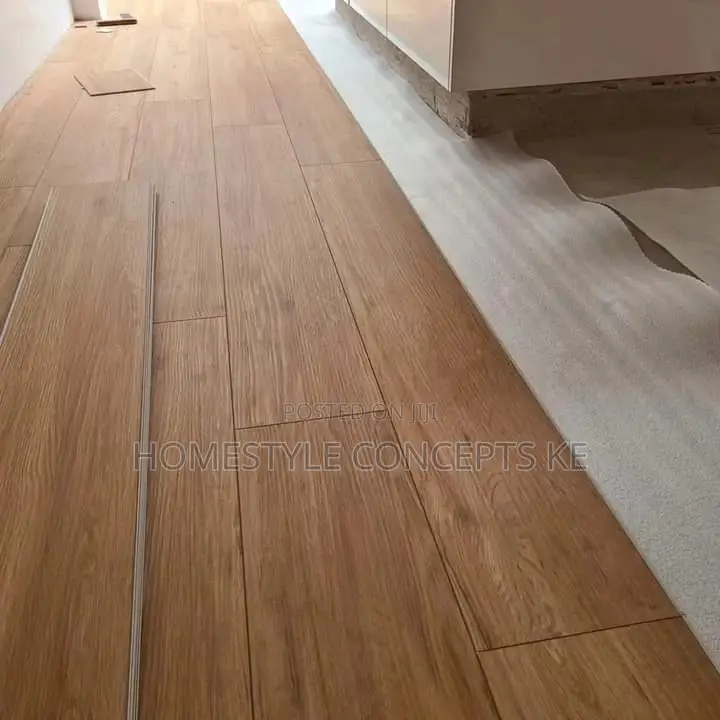 Flooring Laminate and SPC Panels Installation