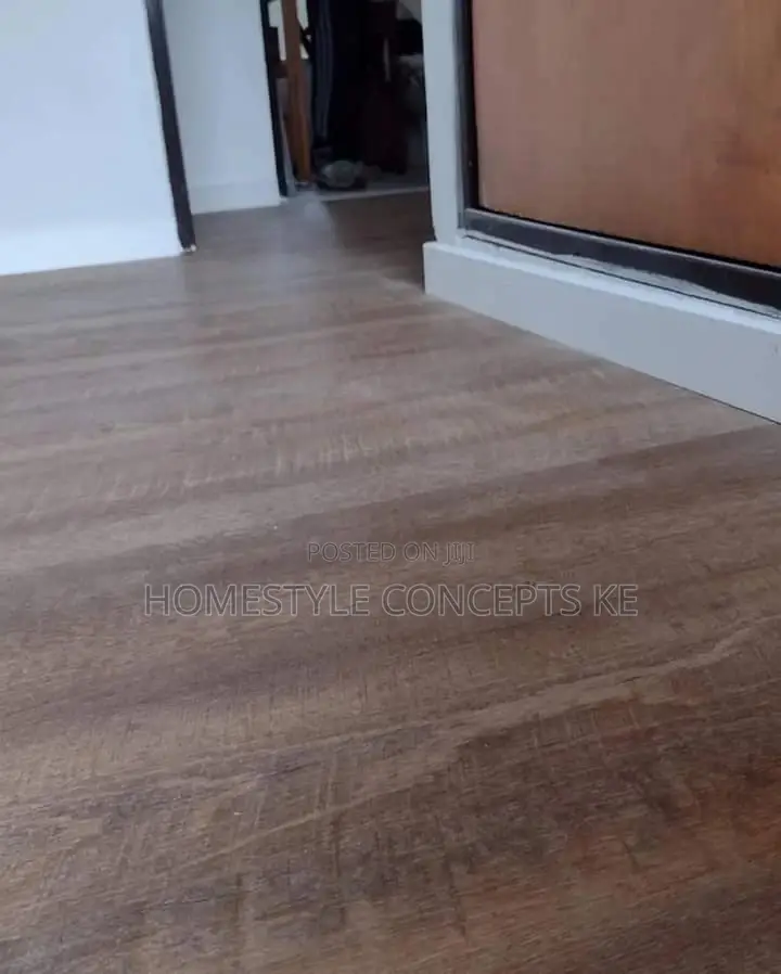Laminate Floor Board Installation