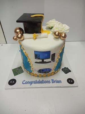 Graduation Cake - thumbnail 2