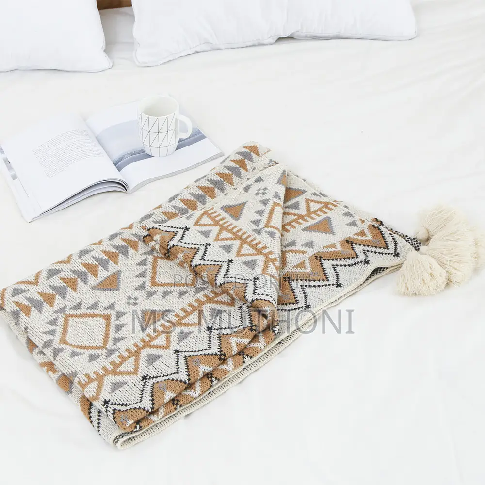 *Nordic Bohemian Knitted Throw Blankets With Tassels