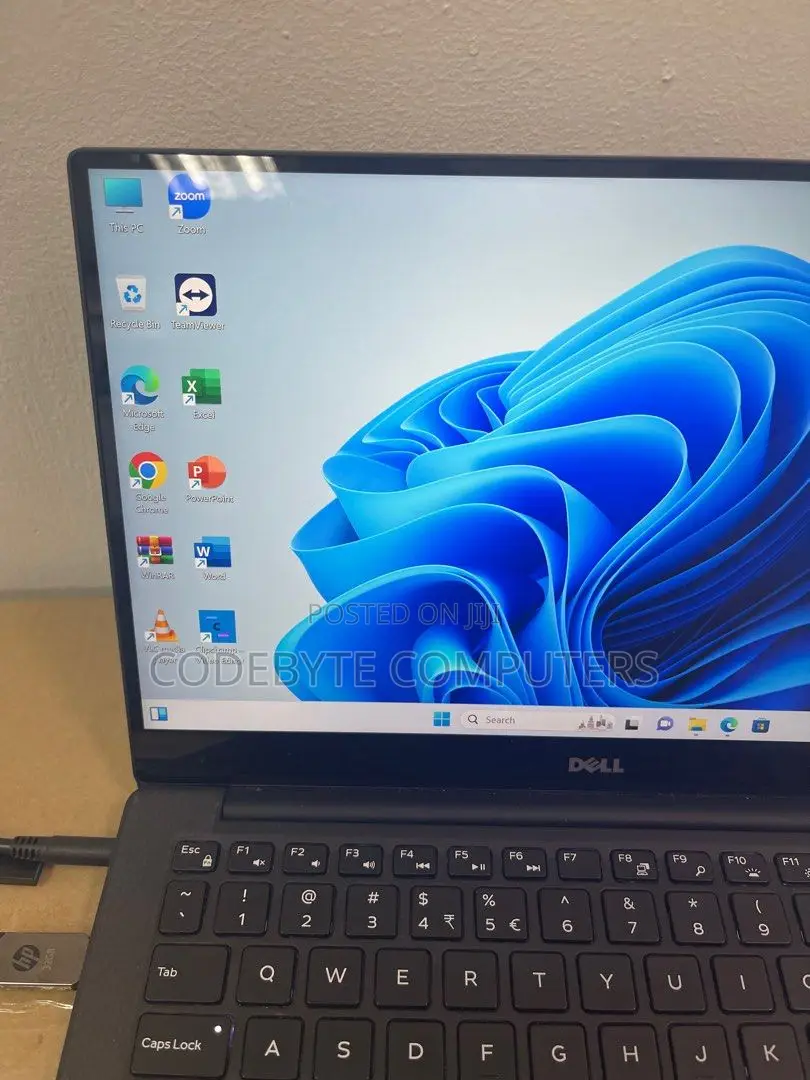 New Laptop Dell XPS 13 8GB Intel Core I5 SSD 256GB