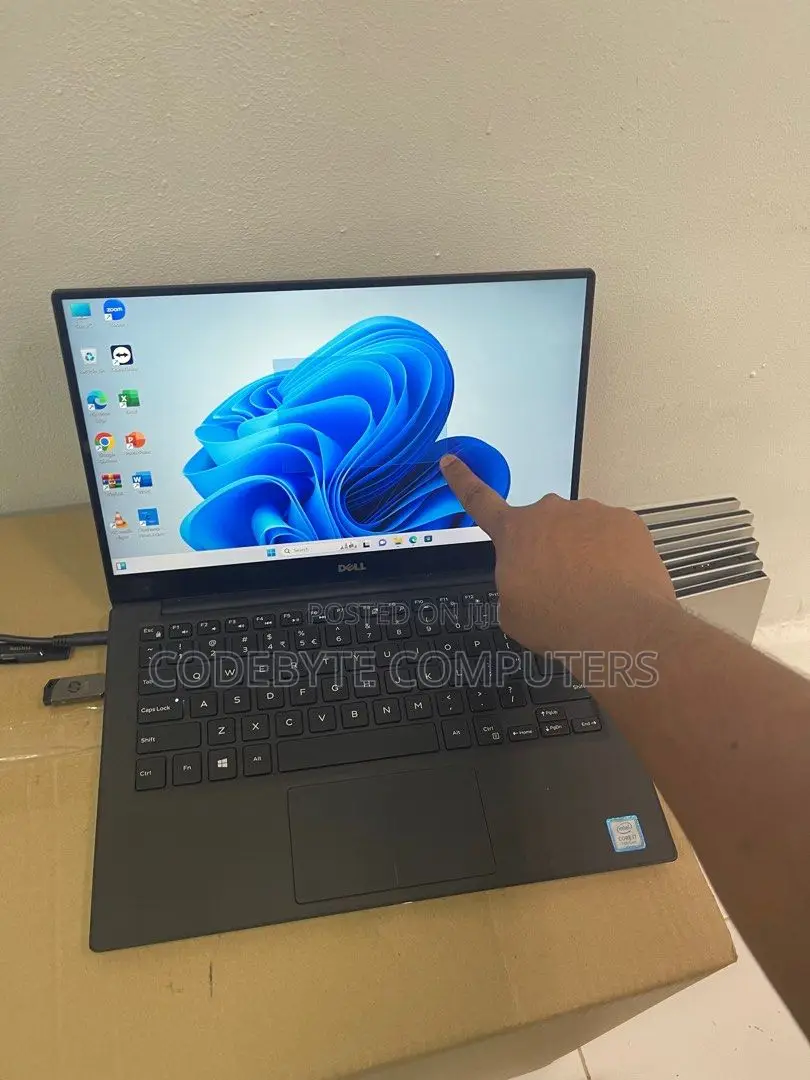 New Laptop Dell XPS 13 8GB Intel Core I5 SSD 256GB