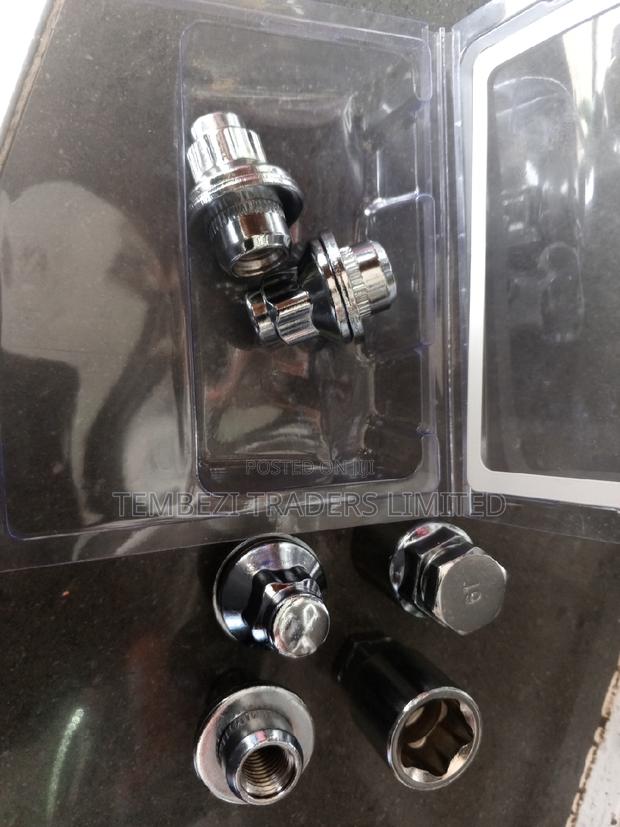 Land Cruiser Lock Nuts With Washer