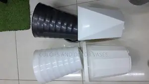 8 Litres Plastic Vases White and Black