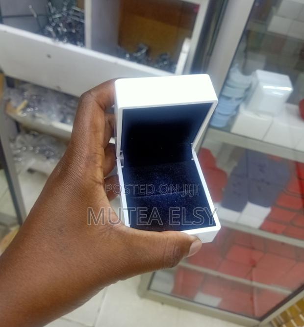 Executive Peach White Ring Box - thumbnail 2