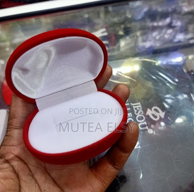 Oval Red Ring Boxes - thumbnail 4