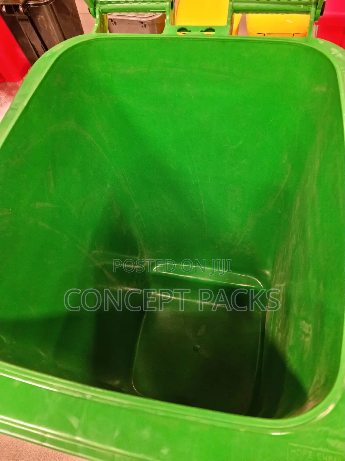 120 Litres Extra Large Garbage Bin With Wheels.