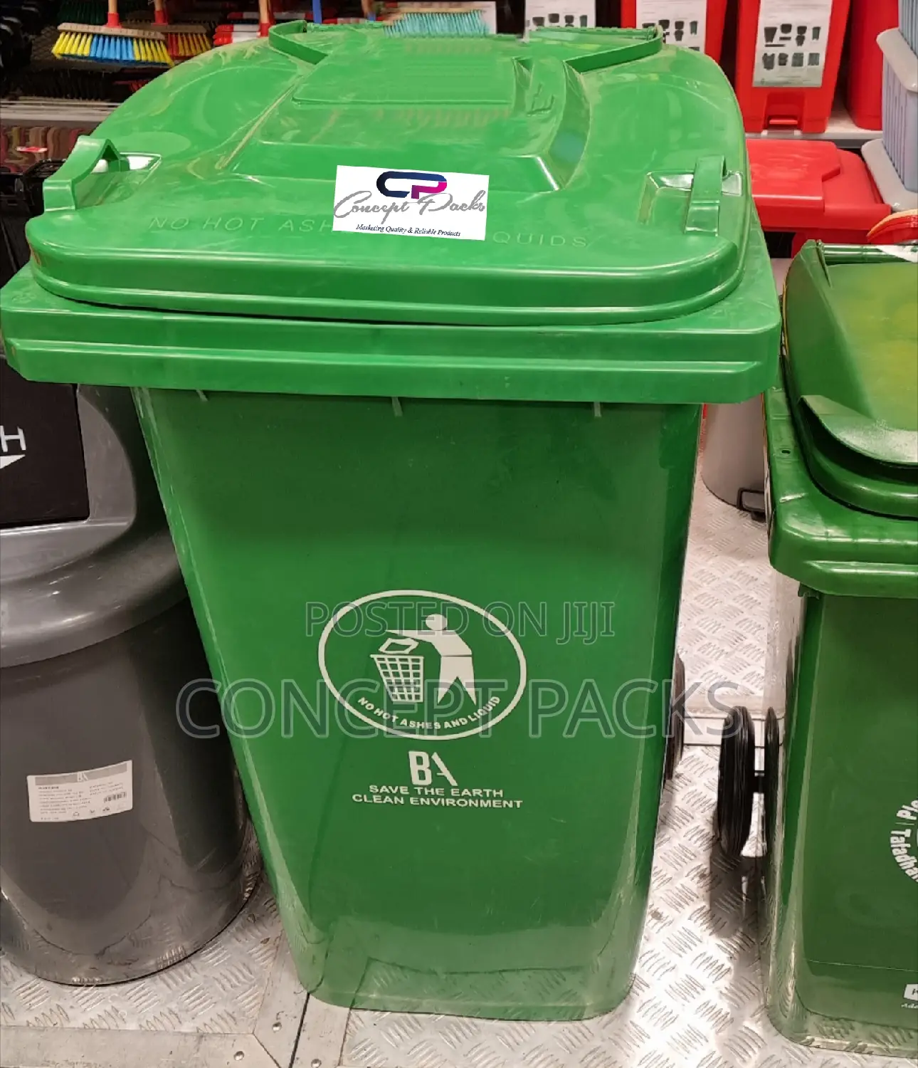 120 Litres Extra Large Garbage Bin With Wheels.