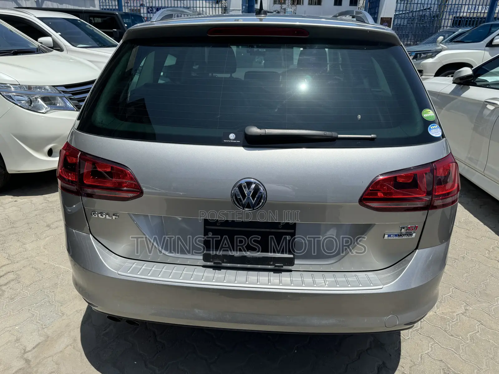 Volkswagen Golf 2017 Gold