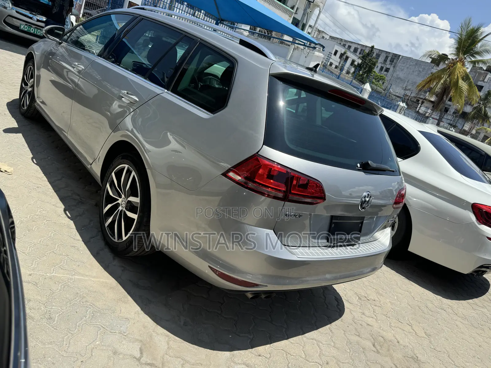 Volkswagen Golf 2017 Gold