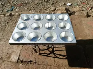 Queen Cake Tins