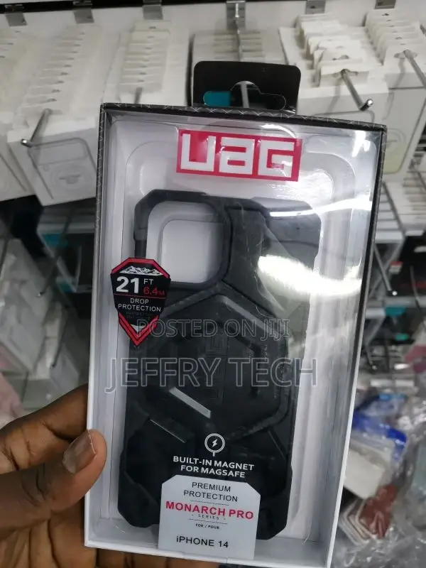 UAG - Monarch Pro + Magsafe for iPhone 14 - Black