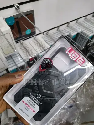 UAG Monarch Pro Magsafe Case for iPhone 14 Pro – Carbon Fibe