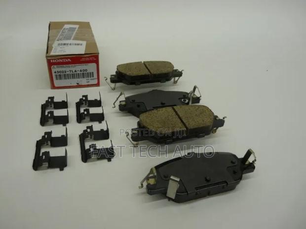 Honda CR-V Rear Brake Pads Set