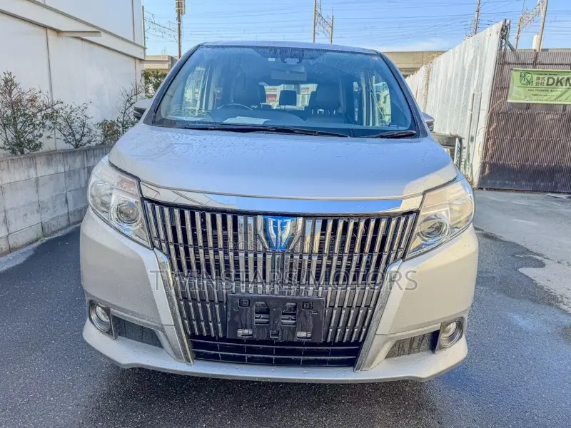 Toyota Esquire 1.8 FWD Hybrid (7 seater) 2017 Silver