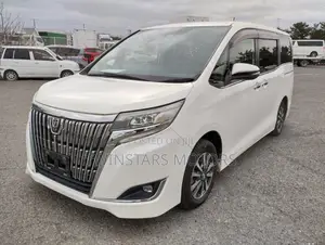 Toyota Esquire 2.0 FWD (8 seater) 2019 White
