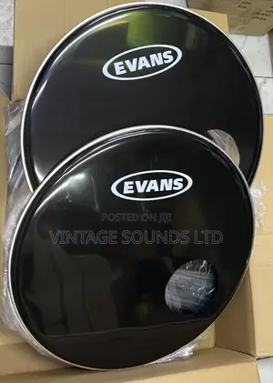 Evans EQ3 Resonant Black Bass Drum Head, 22 Inch