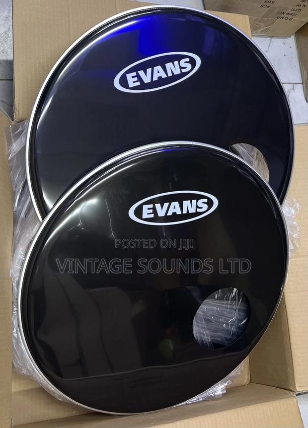 Evans Resonant Black Bass Drum Head, 22 Inch