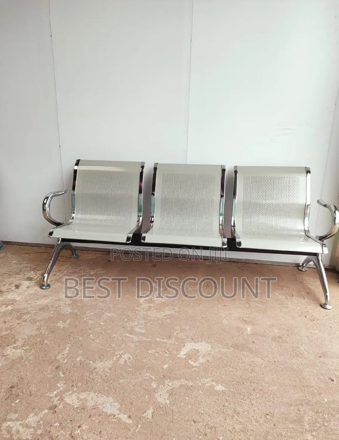 Linked Waiting Chairs