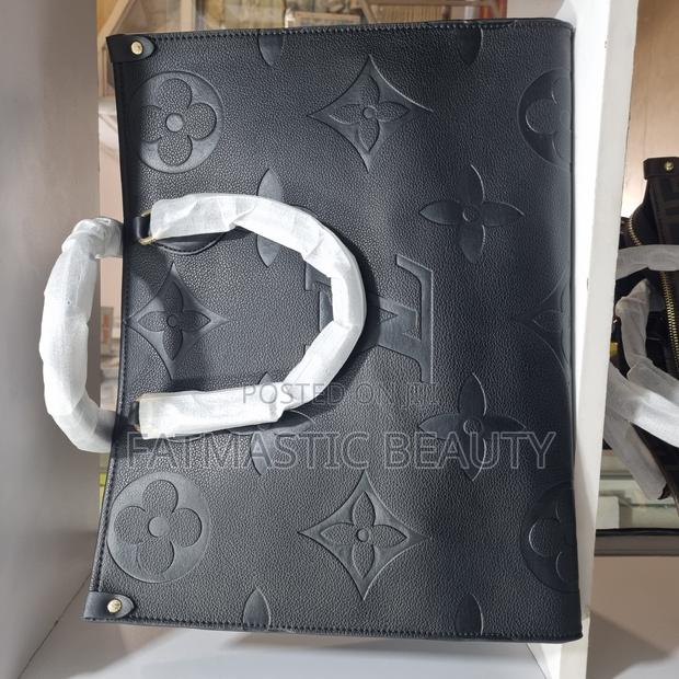 Spacious Lv Handbag Travel Size - main view