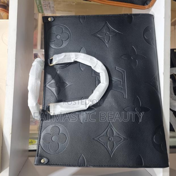 Spacious Lv Handbag Travel Size - thumbnail 2