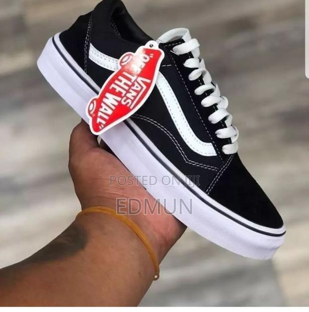 Skater Vans Off the Wall - main view