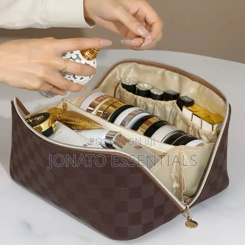 Travel Make Up Bag And Organizer