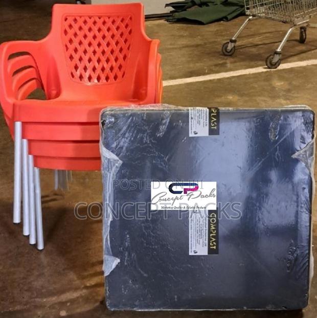 4 Garden Chairs and Square Table Set. - thumbnail 2