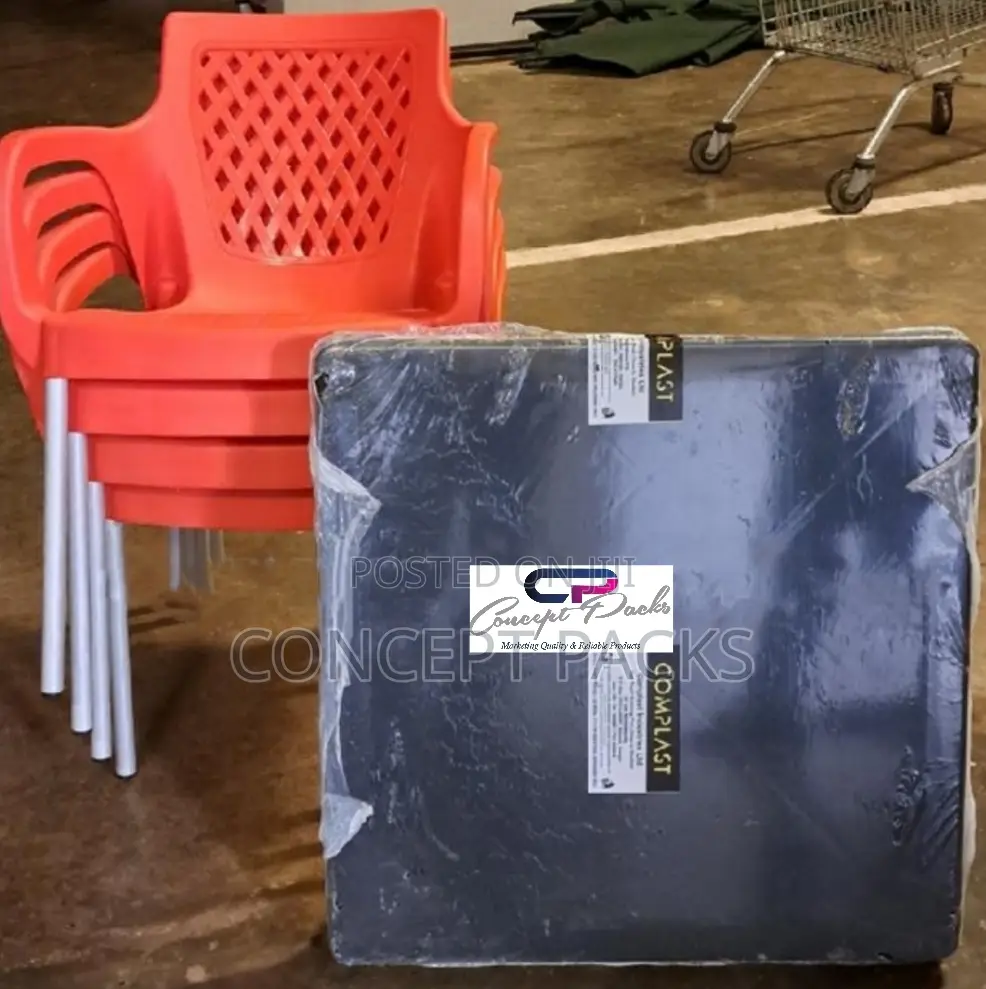 4 Garden Chairs and Square Table Set.