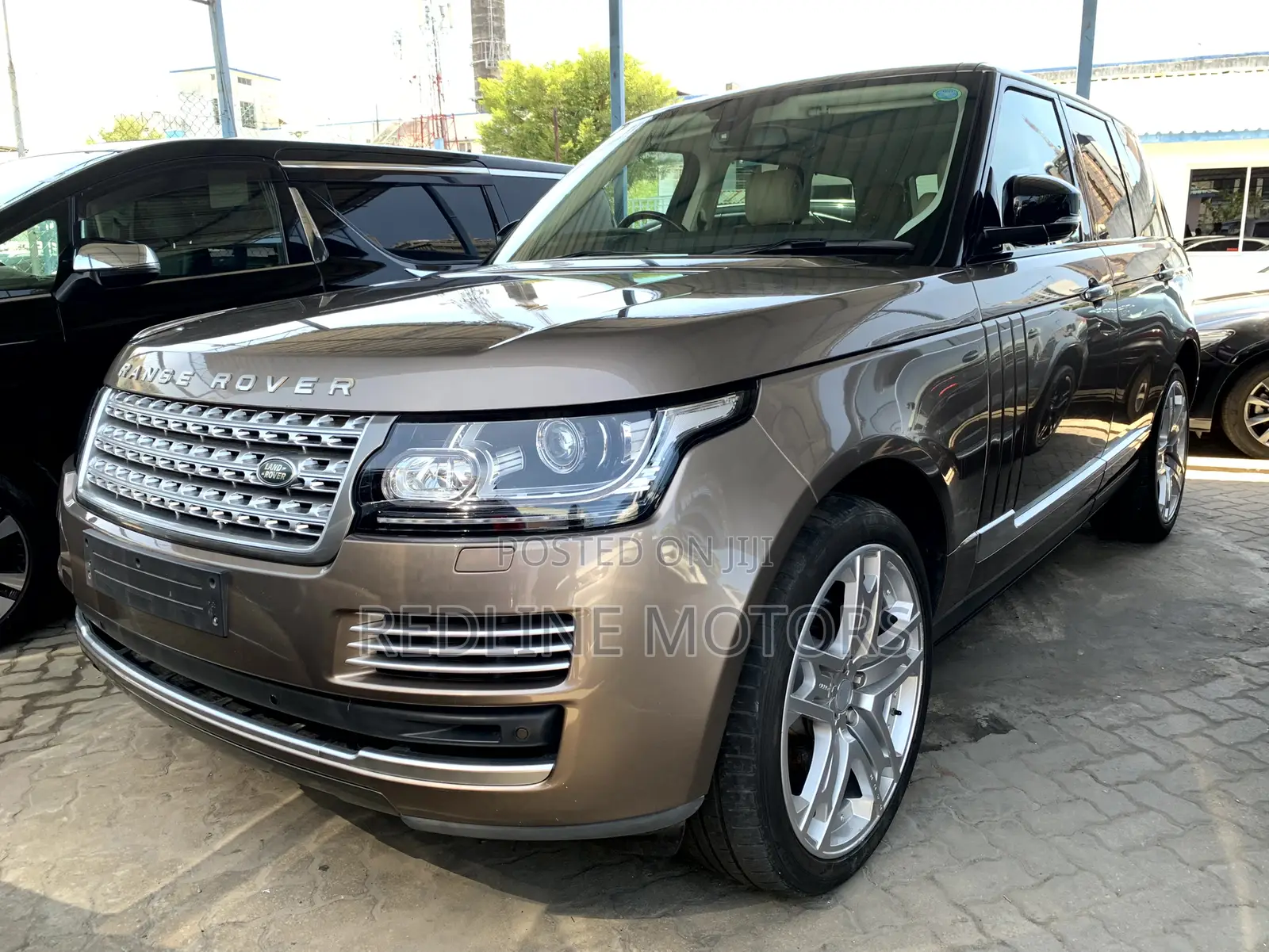 Land Rover Range Rover Vogue 2016 Gold