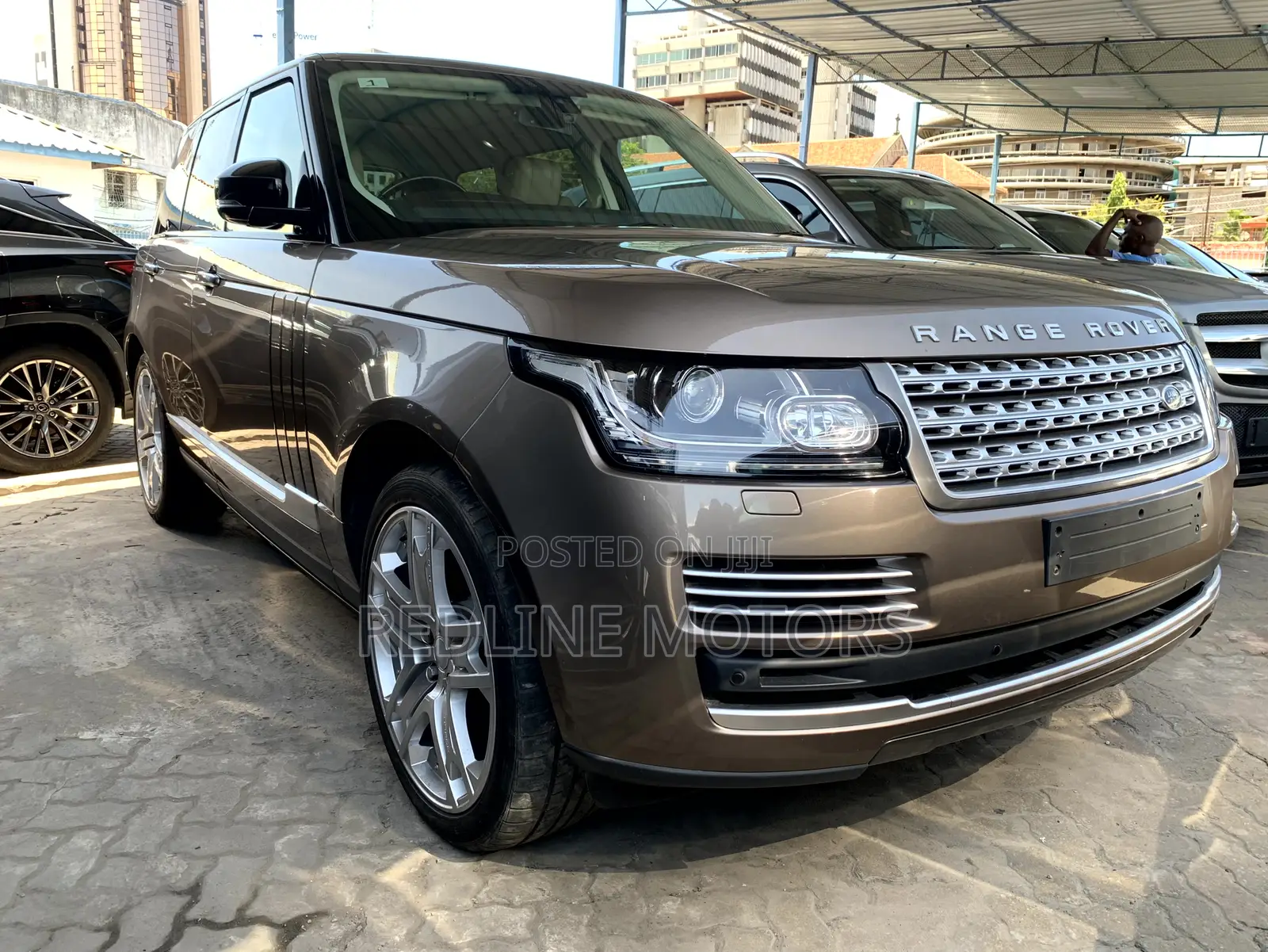 Land Rover Range Rover Vogue 2016 Gold