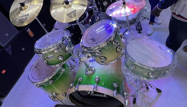 Pearl Decade 5-Piece Complete Acoustic Drumset