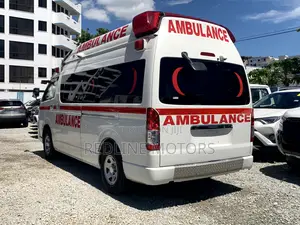 Toyota HiAce 2017 White