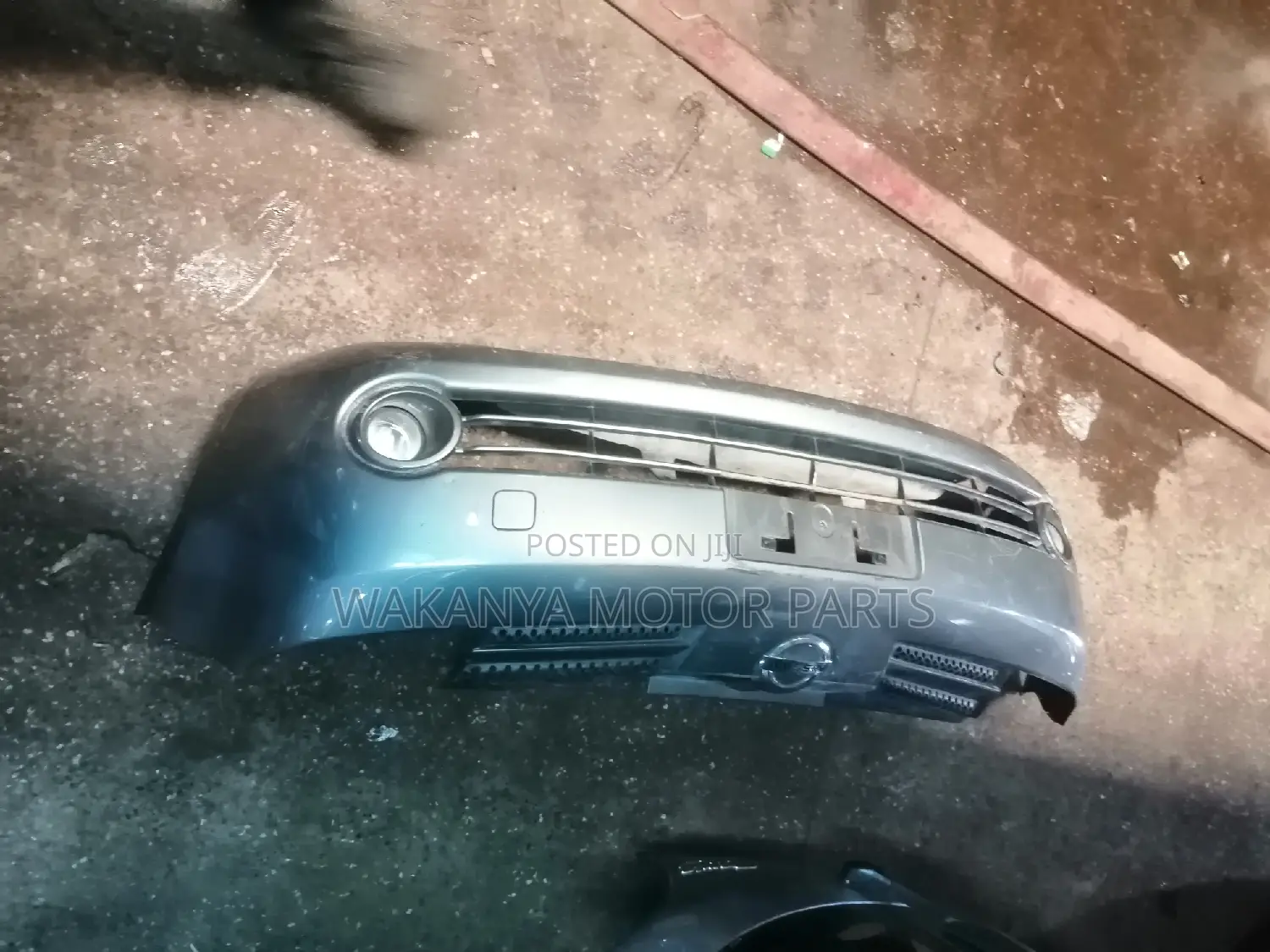 Nissan Note 2004/2006 Front Bumper, Clean Ex Japan