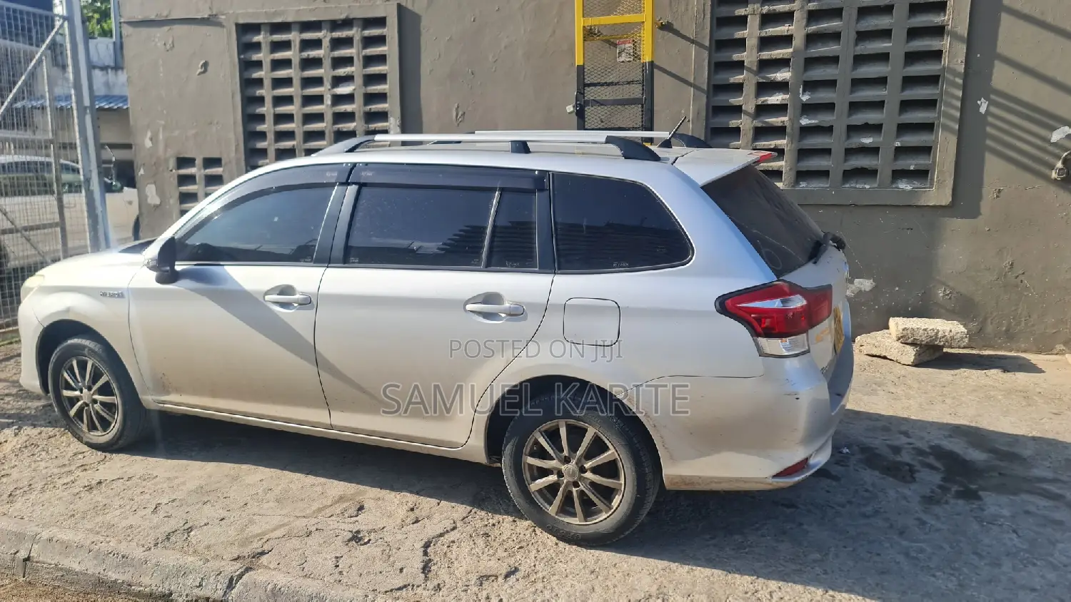 Toyota Corolla Fielder 2016 Silver