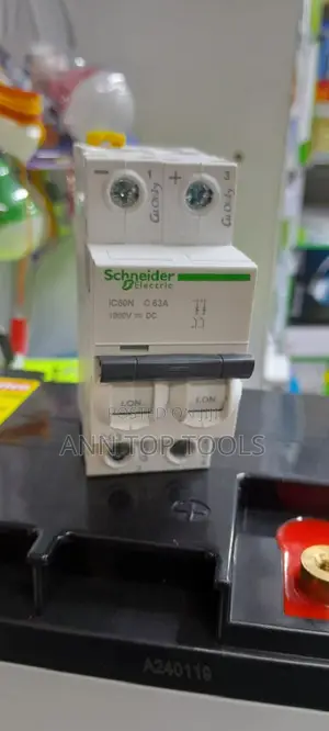 Schneider 1000v Dc Circuit Breaker 63amps