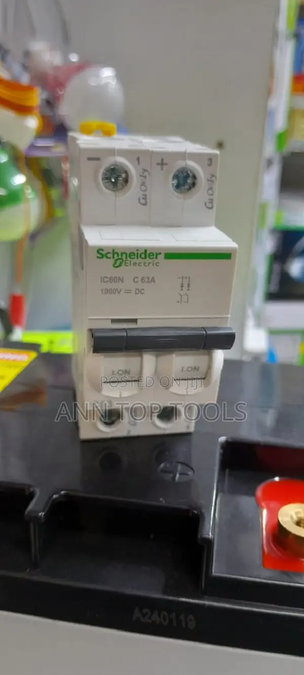 Schneider 1000v Dc Circuit Breaker 63amps