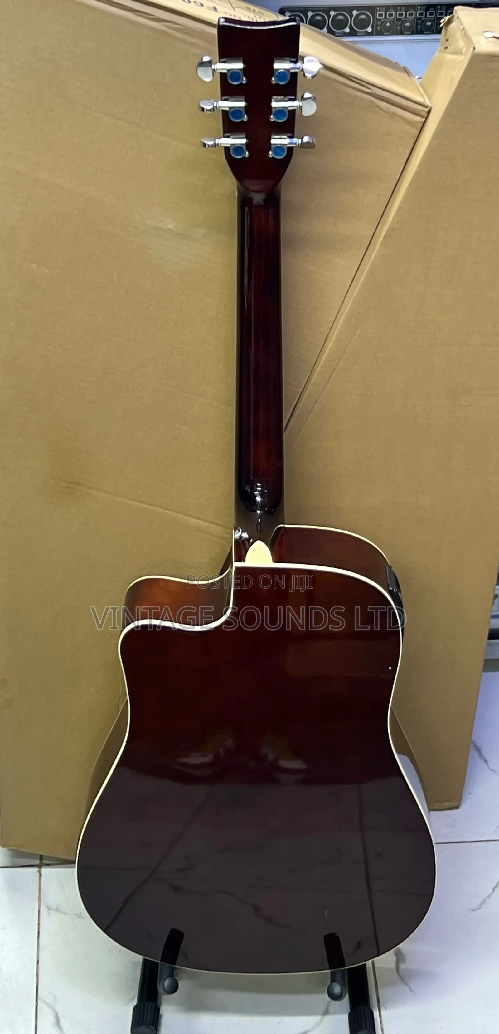 Yamaha 41” Semi Acoustic-Electric Guitar With Gig Bag