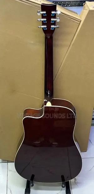 Yamaha 41” Semi Acoustic-Electric Guitar With Gig Bag
