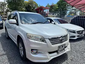 Toyota Vanguard 2012 White