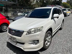 Toyota Vanguard 2012 White