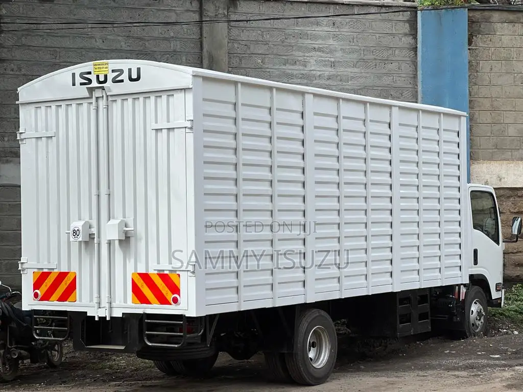 Isuzu FRR Truck 2026 White