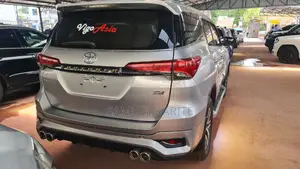 Toyota Fortuner 2017 Silver