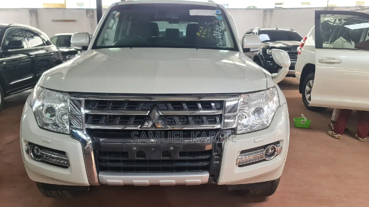 Mitsubishi Pajero 2017 White