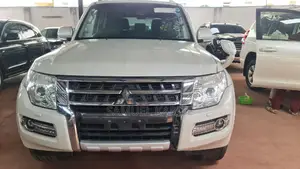 Mitsubishi Pajero 2017 White