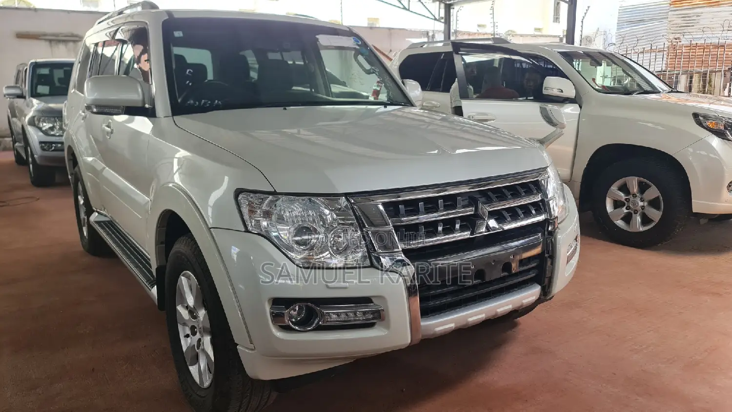 Mitsubishi Pajero 2017 White