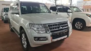 Mitsubishi Pajero 2017 White