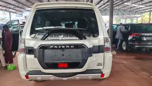 Mitsubishi Pajero 2017 White